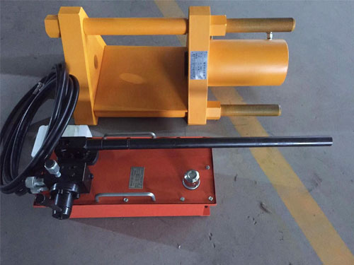 液壓手動(dòng)泵的轉(zhuǎn)動(dòng)原理概述 液壓手動(dòng)泵的轉(zhuǎn)動(dòng)原理概述